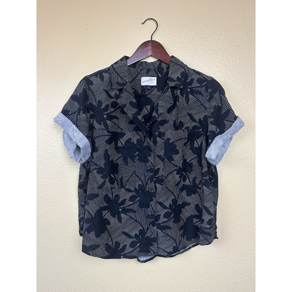 Universal Thread Shirt Women M Medium Black Floral Button Up Collar Linen Blend